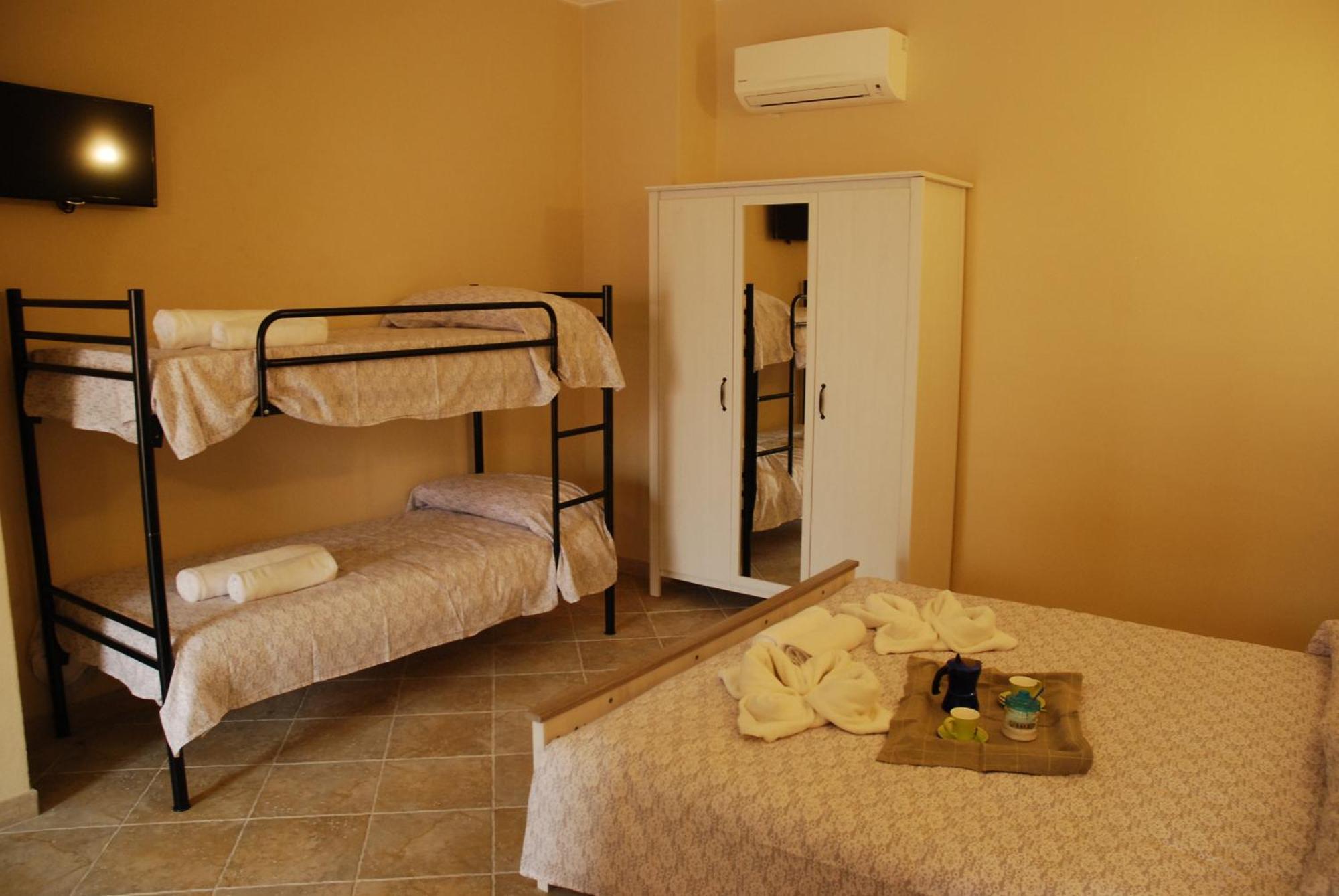 Alba Sarda Residence Iglesias Room photo